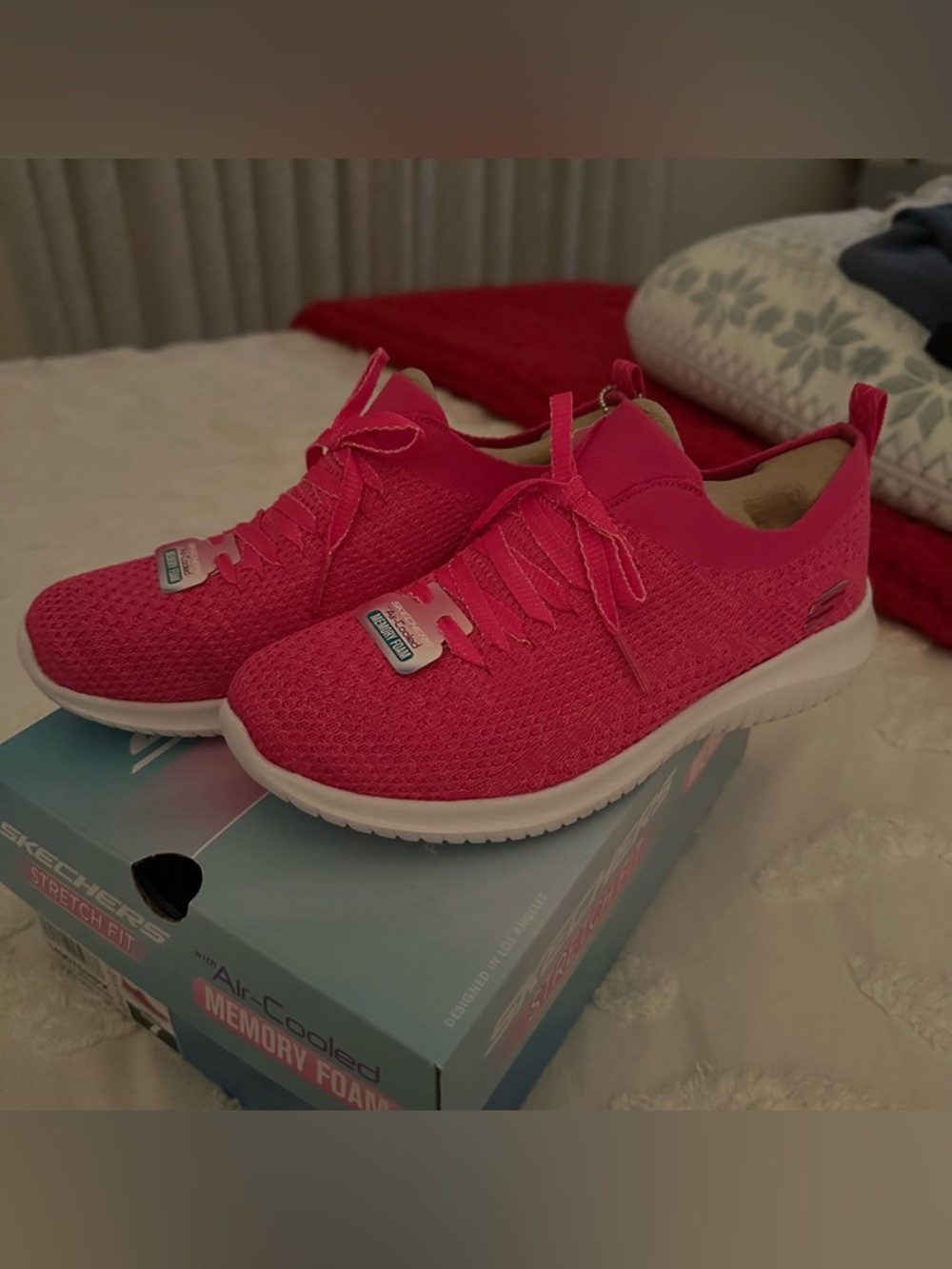 Skechers Memory Foam - NEVER WORN!